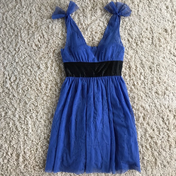 BCBG blue Cocktail Dress. Size 4 - Picture 1 of 3